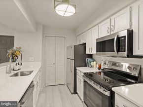 3308 Wyndham Circle 323, Alexandria VA 22302