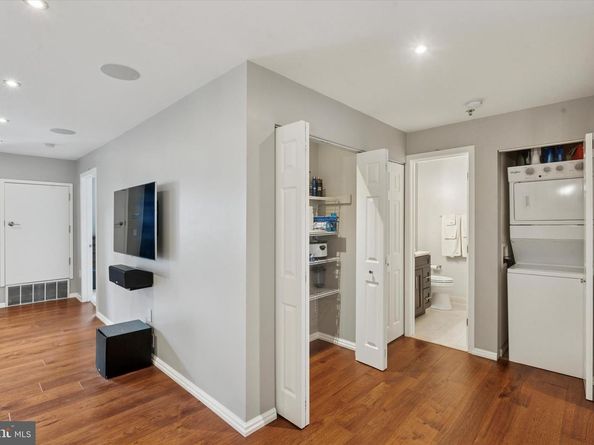 2 Leverington Avenue 21, Philadelphia PA 19127