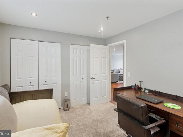 2 Leverington Avenue 21, Philadelphia PA 19127