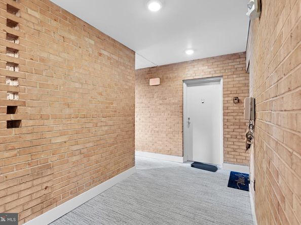 3314 S 28TH Street S 203, Alexandria VA 22302
