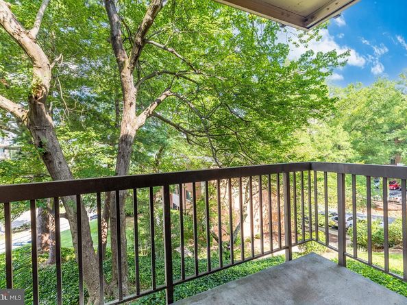 3314 S 28TH Street S 203, Alexandria VA 22302