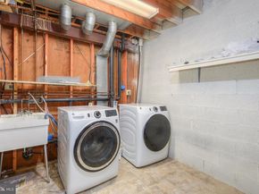 3005 Seven Oaks Place, Falls Church VA 22042