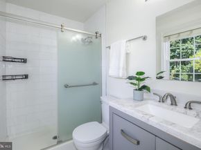3005 Seven Oaks Place, Falls Church VA 22042
