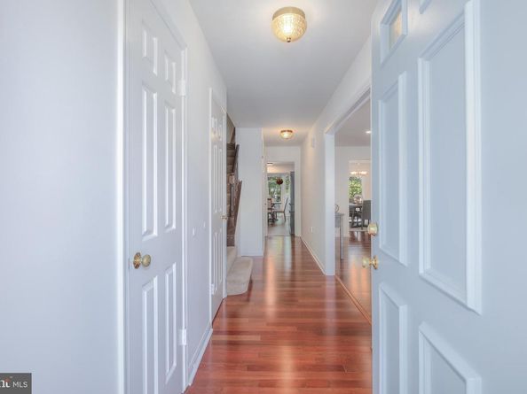 3005 Seven Oaks Place, Falls Church VA 22042