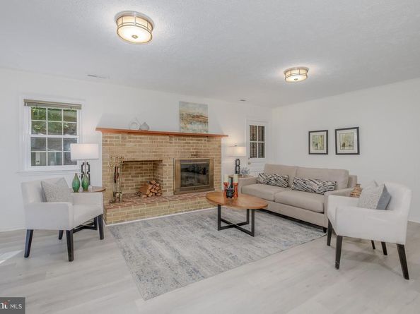 3005 Seven Oaks Place, Falls Church VA 22042