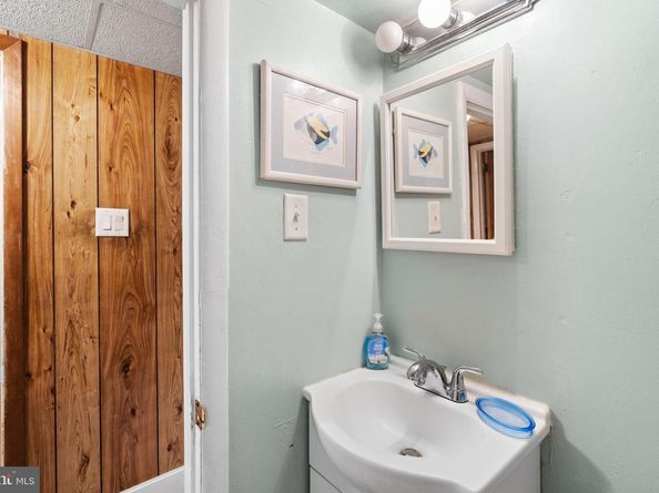 1926 Beyer Avenue, Philadelphia PA 19115