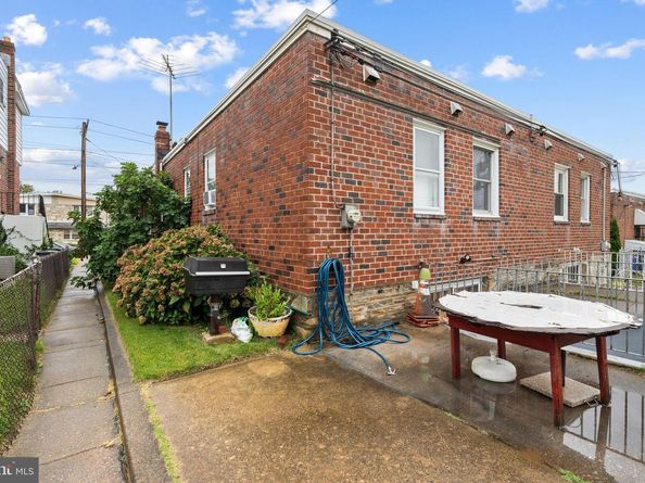 1926 Beyer Avenue, Philadelphia PA 19115