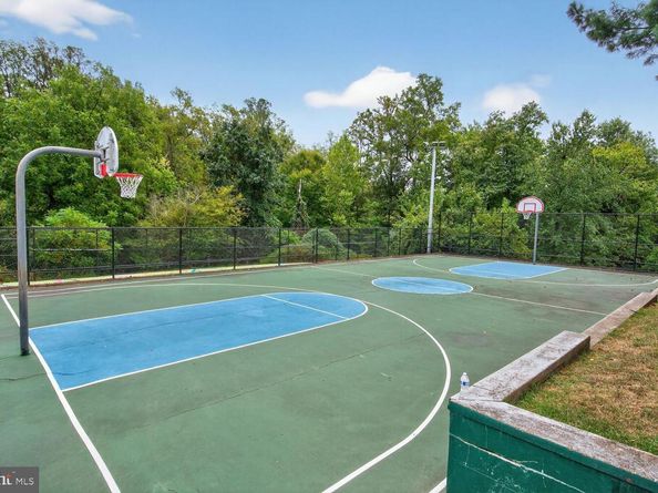3708 N Vermont Street N, Arlington VA 22207