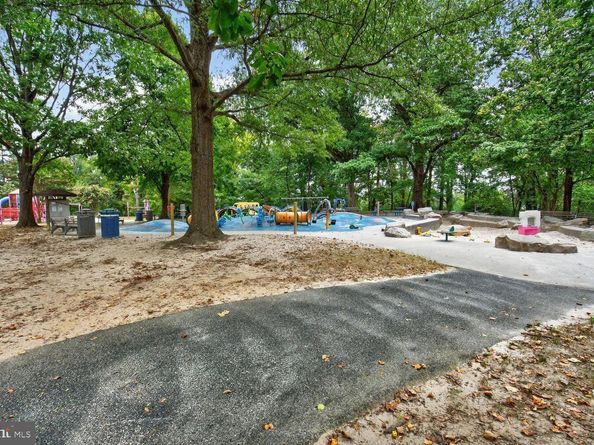 3708 N Vermont Street N, Arlington VA 22207