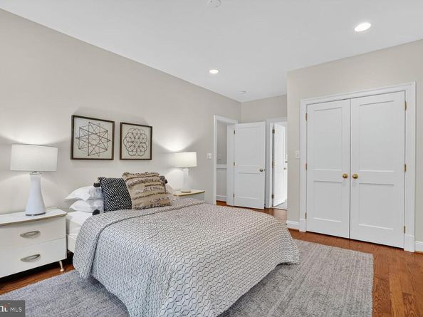 3708 N Vermont Street N, Arlington VA 22207