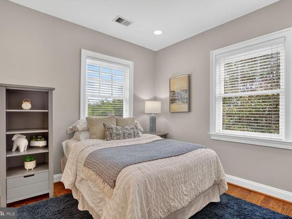 3708 N Vermont Street N, Arlington VA 22207