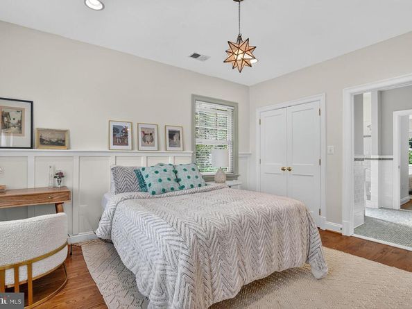 3708 N Vermont Street N, Arlington VA 22207