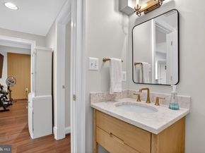 3708 N Vermont Street N, Arlington VA 22207
