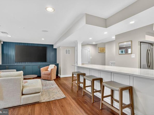 3708 N Vermont Street N, Arlington VA 22207