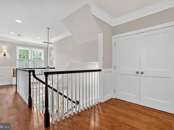 3708 N Vermont Street N, Arlington VA 22207