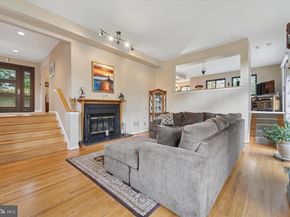 857 Hamilton Drive, Lafayette Hill PA 19444