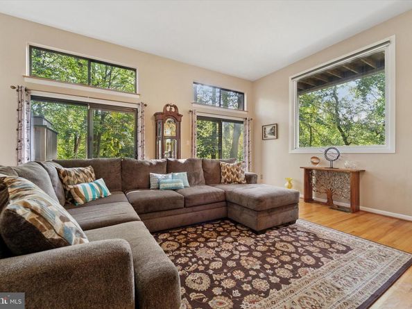 857 Hamilton Drive, Lafayette Hill PA 19444