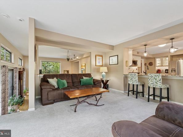 857 Hamilton Drive, Lafayette Hill PA 19444