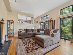857 Hamilton Drive, Lafayette Hill PA 19444