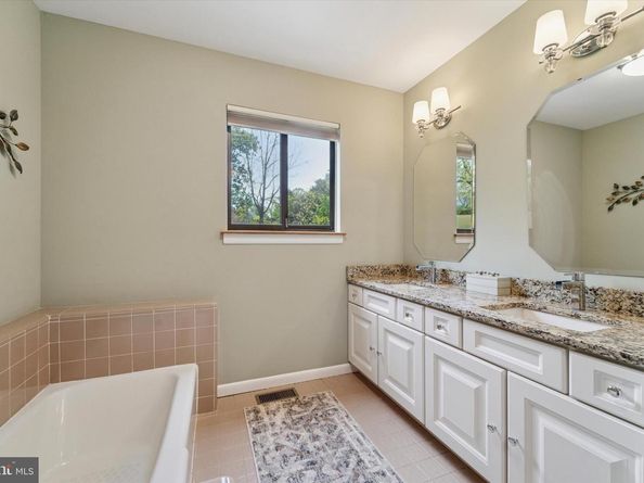 857 Hamilton Drive, Lafayette Hill PA 19444