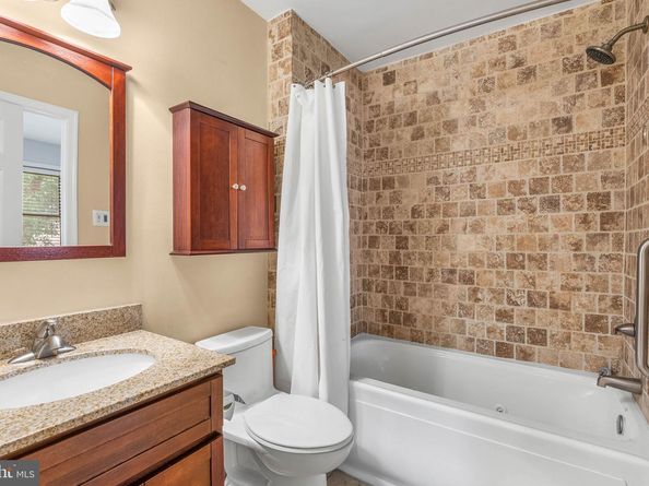 238 Queen Street 1, Philadelphia PA 19147