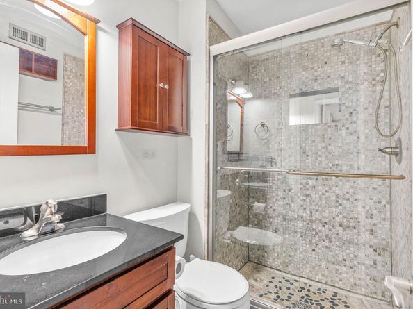 238 Queen Street 1, Philadelphia PA 19147