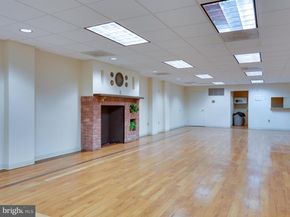 2300 Pimmit Drive 919, Falls Church VA 22043