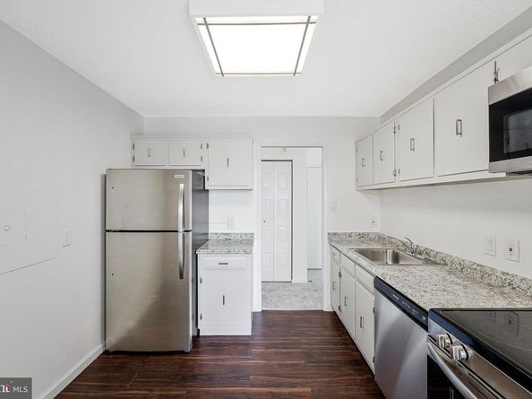 2300 Pimmit Drive 919, Falls Church VA 22043