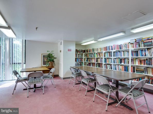 2300 Pimmit Drive 919, Falls Church VA 22043