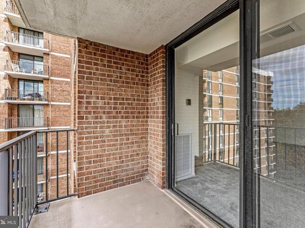 2300 Pimmit Drive 919, Falls Church VA 22043