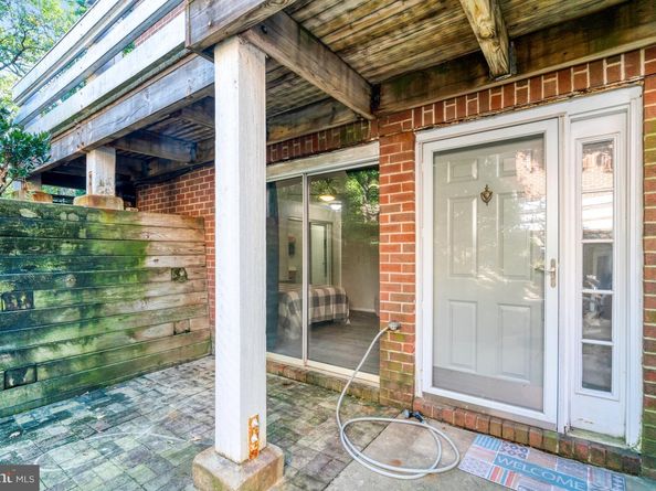7598 Lakeside Village Drive L, Falls Church VA 22042