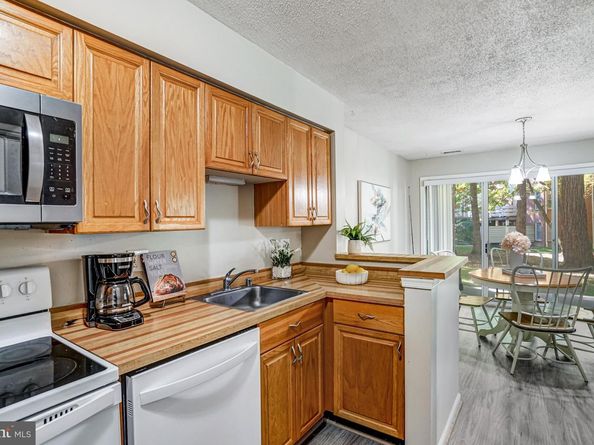 7598 Lakeside Village Drive L, Falls Church VA 22042