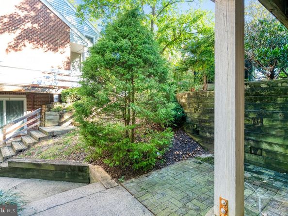 7598 Lakeside Village Drive L, Falls Church VA 22042