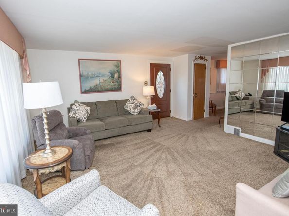 3414 Aubrey Avenue, Philadelphia PA 19114