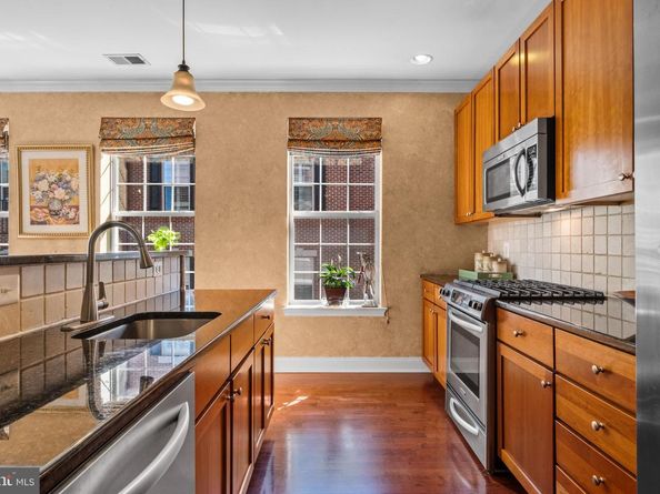 600 Commodore Court 2631, Philadelphia PA 19146