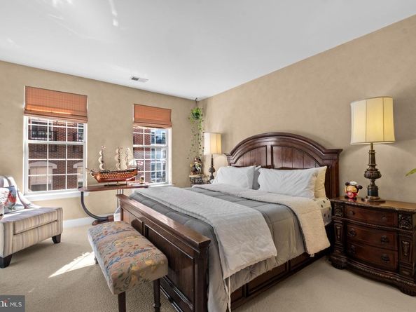 600 Commodore Court 2631, Philadelphia PA 19146