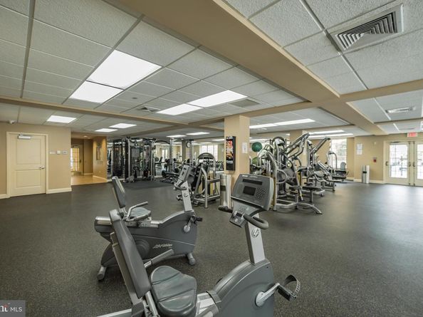 600 Commodore Court 2631, Philadelphia PA 19146