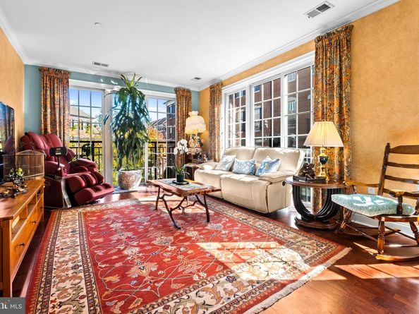 600 Commodore Court 2631, Philadelphia PA 19146