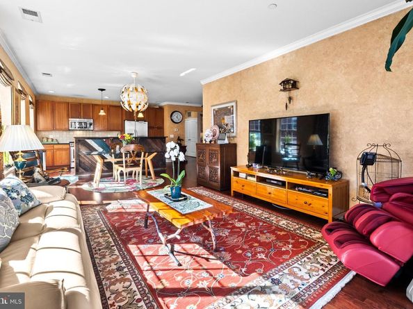 600 Commodore Court 2631, Philadelphia PA 19146
