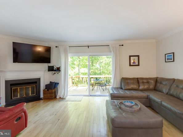 8601 Raglan Road, Vienna VA 22182