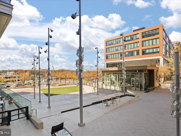 8601 Raglan Road, Vienna VA 22182