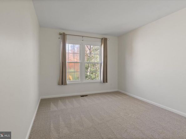 8601 Raglan Road, Vienna VA 22182