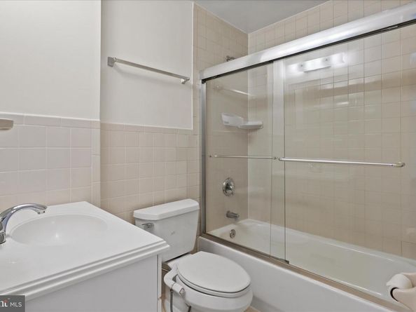 8601 Raglan Road, Vienna VA 22182