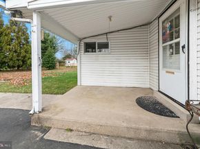 908 Circle Drive, Southampton PA 18966