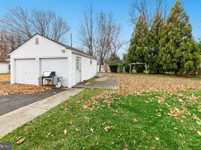 908 Circle Drive, Southampton PA 18966