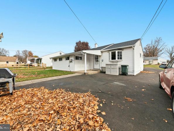 908 Circle Drive, Southampton PA 18966