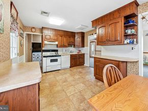 908 Circle Drive, Southampton PA 18966