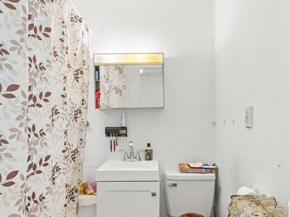 1712 S 22nd Street, Philadelphia PA 19145