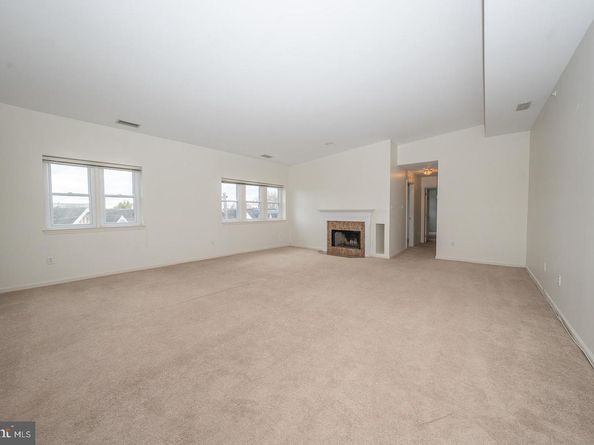 237 W Montgomery Avenue 3R, Haverford PA 19041