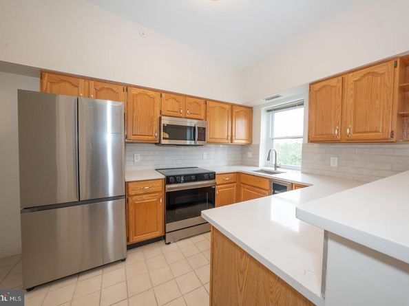 237 W Montgomery Avenue 3R, Haverford PA 19041